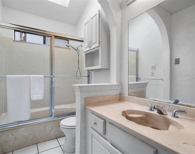 5590 Spring Valley - Photo Thumbnail 14