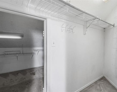 5590 Spring Valley - Photo Thumbnail 25