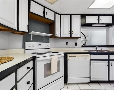 5590 Spring Valley - Photo Thumbnail 8