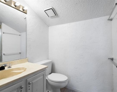 5590 Spring Valley - Photo Thumbnail 20