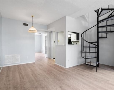 5590 Spring Valley - Photo Thumbnail 10