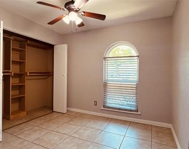 153 W Way Drive - Photo Thumbnail 14