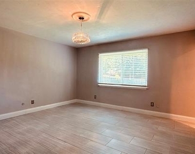 153 W Way Drive - Photo Thumbnail 10
