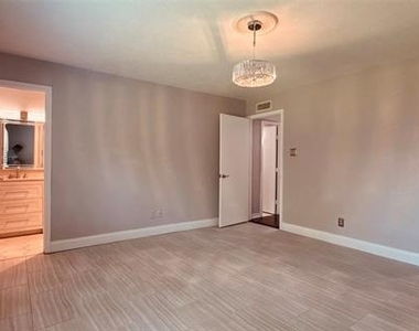 153 W Way Drive - Photo Thumbnail 9