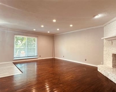 153 W Way Drive - Photo Thumbnail 2