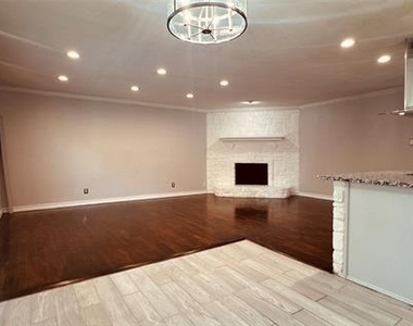 153 W Way Drive - Photo Thumbnail 4