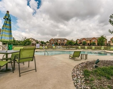 4200 Mesa Drive - Photo Thumbnail 16