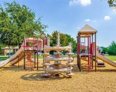 4200 Mesa Drive - Photo Thumbnail 19