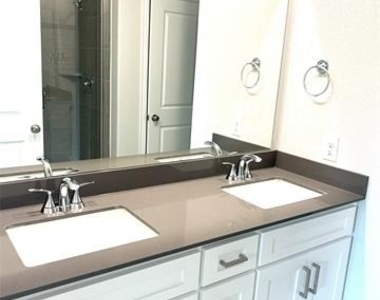 3010 Camilli Cove - Photo Thumbnail 7