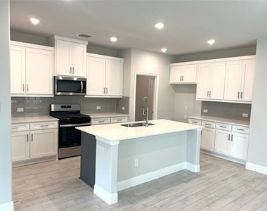 3010 Camilli Cove - Photo Thumbnail 3