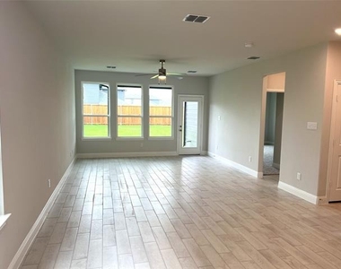 3010 Camilli Cove - Photo Thumbnail 4