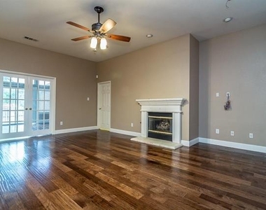 5512 Glenview Lane - Photo Thumbnail 8