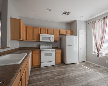 7312 E Mills Street - Photo Thumbnail 8