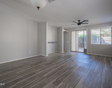 7312 E Mills Street - Photo Thumbnail 4
