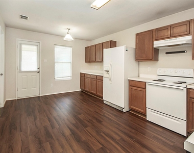 2812 Paddock Way - Photo Thumbnail 13
