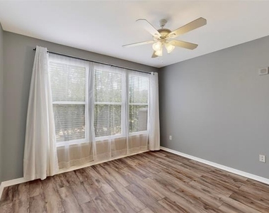 330 Las Colinas Boulevard E - Photo Thumbnail 11