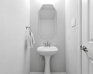 1315 Cascade Lane - Photo Thumbnail 18