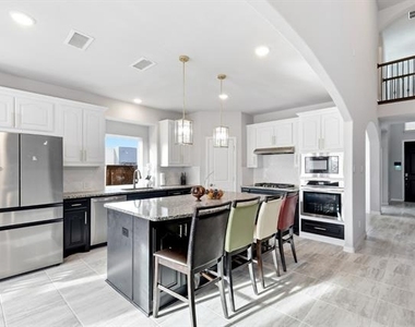 1315 Cascade Lane - Photo Thumbnail 9