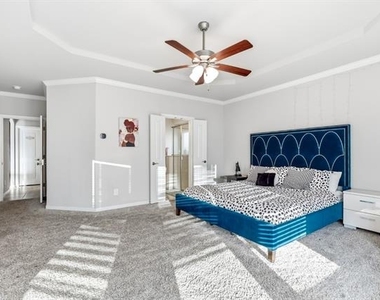 1315 Cascade Lane - Photo Thumbnail 11