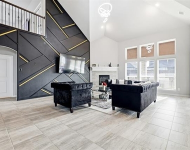 1315 Cascade Lane - Photo Thumbnail 4