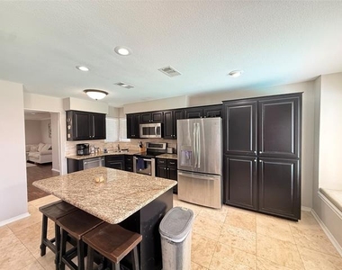 4209 Mulberry Drive - Photo Thumbnail 8