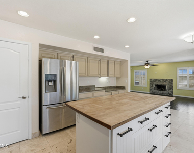 19413 N 37th Way - Photo Thumbnail 13