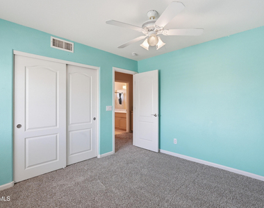 19413 N 37th Way - Photo Thumbnail 27