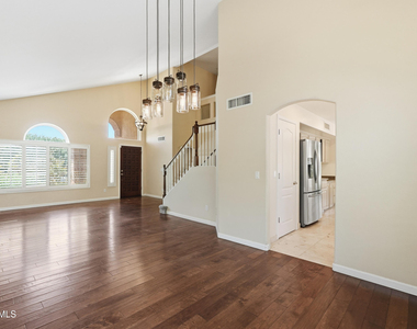 19413 N 37th Way - Photo Thumbnail 7