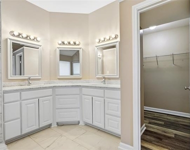 2621 Taylor Boulevard - Photo Thumbnail 7