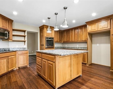 2621 Taylor Boulevard - Photo Thumbnail 11
