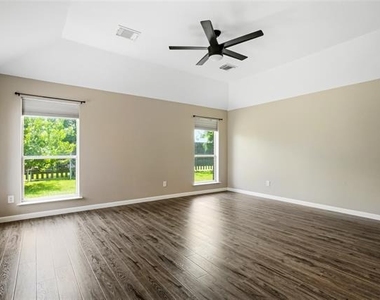 2621 Taylor Boulevard - Photo Thumbnail 3