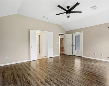 2621 Taylor Boulevard - Photo Thumbnail 4
