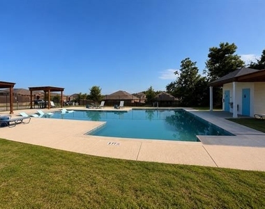 824 Juniper Street - Photo Thumbnail 24