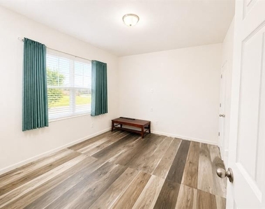 824 Juniper Street - Photo Thumbnail 5