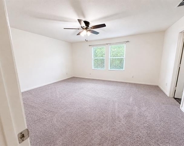 824 Juniper Street - Photo Thumbnail 15