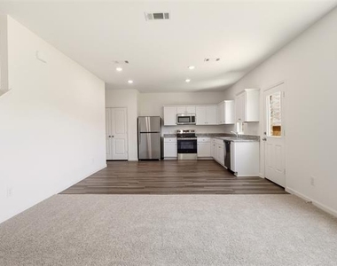 14126 Donahue Street - Photo Thumbnail 11
