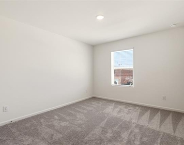 14126 Donahue Street - Photo Thumbnail 12