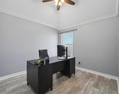 3173 Riverside Drive - Photo Thumbnail 23