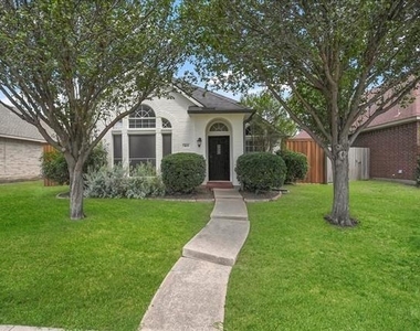 3173 Riverside Drive - Photo Thumbnail 1
