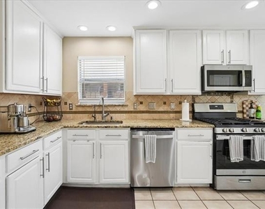 3173 Riverside Drive - Photo Thumbnail 11