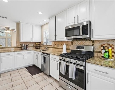3173 Riverside Drive - Photo Thumbnail 13