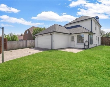 3173 Riverside Drive - Photo Thumbnail 25