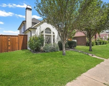 3173 Riverside Drive - Photo Thumbnail 2