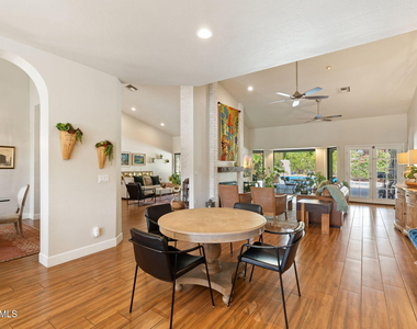 12917 N 75th Street - Photo Thumbnail 7