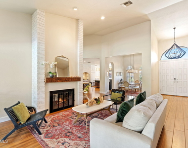 12917 N 75th Street - Photo Thumbnail 4