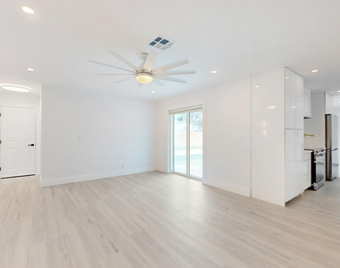 4761 Ne 28th Avenue - Photo Thumbnail 16