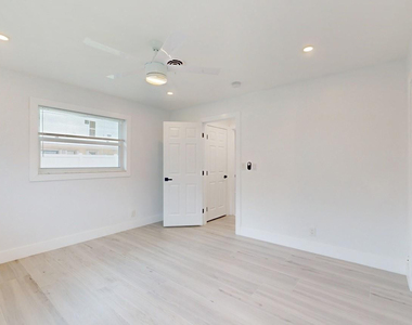 4761 Ne 28th Avenue - Photo Thumbnail 20