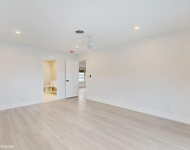 4761 Ne 28th Avenue - Photo Thumbnail 24