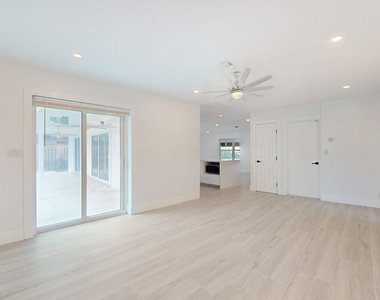 4761 Ne 28th Avenue - Photo Thumbnail 15