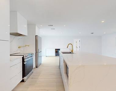 4761 Ne 28th Avenue - Photo Thumbnail 10